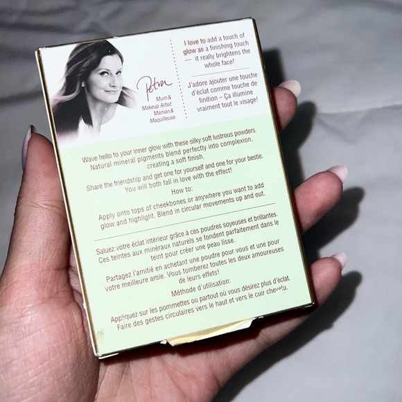 Hello Kitty Pixi Glow-Y Powder (Brand New) - Picture 3 of 3